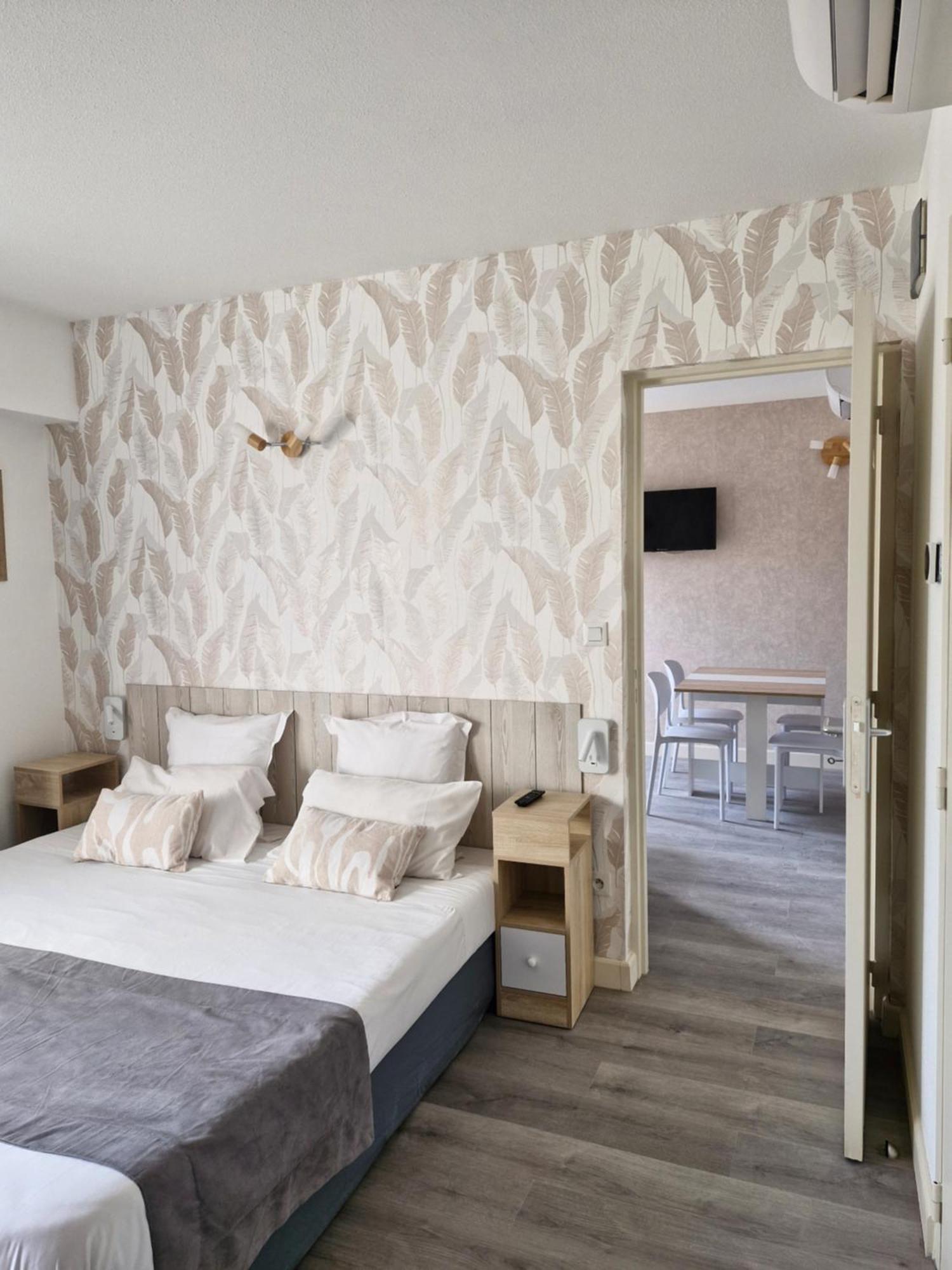 Hotel Le Vanseen Les Vans Exterior foto